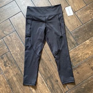 Zyia hi-rise pocket light-n-tight capris. Black-size L.